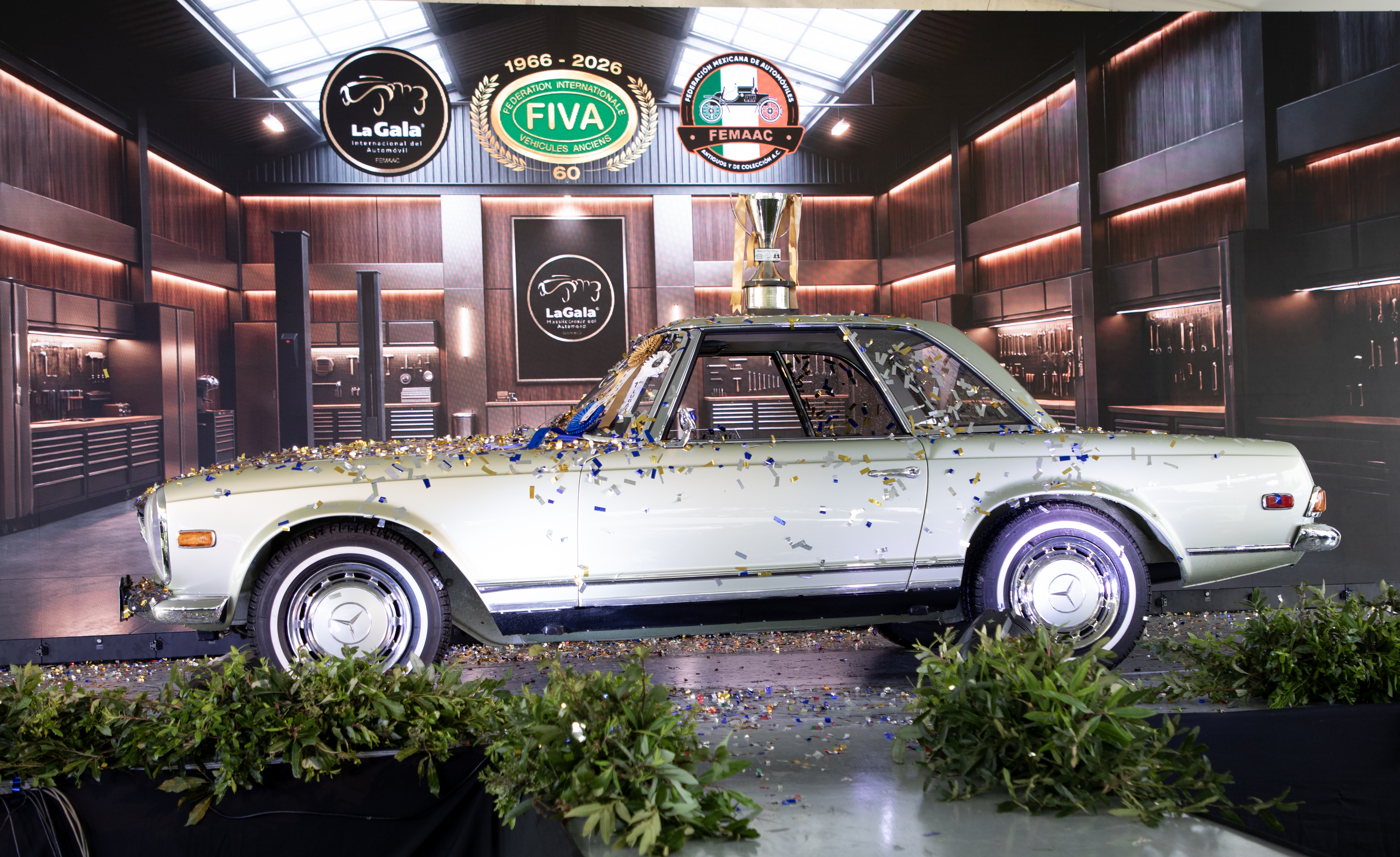 BEST OF SHOW - Mercedes-Benz 280 SL Pagoda / 1968